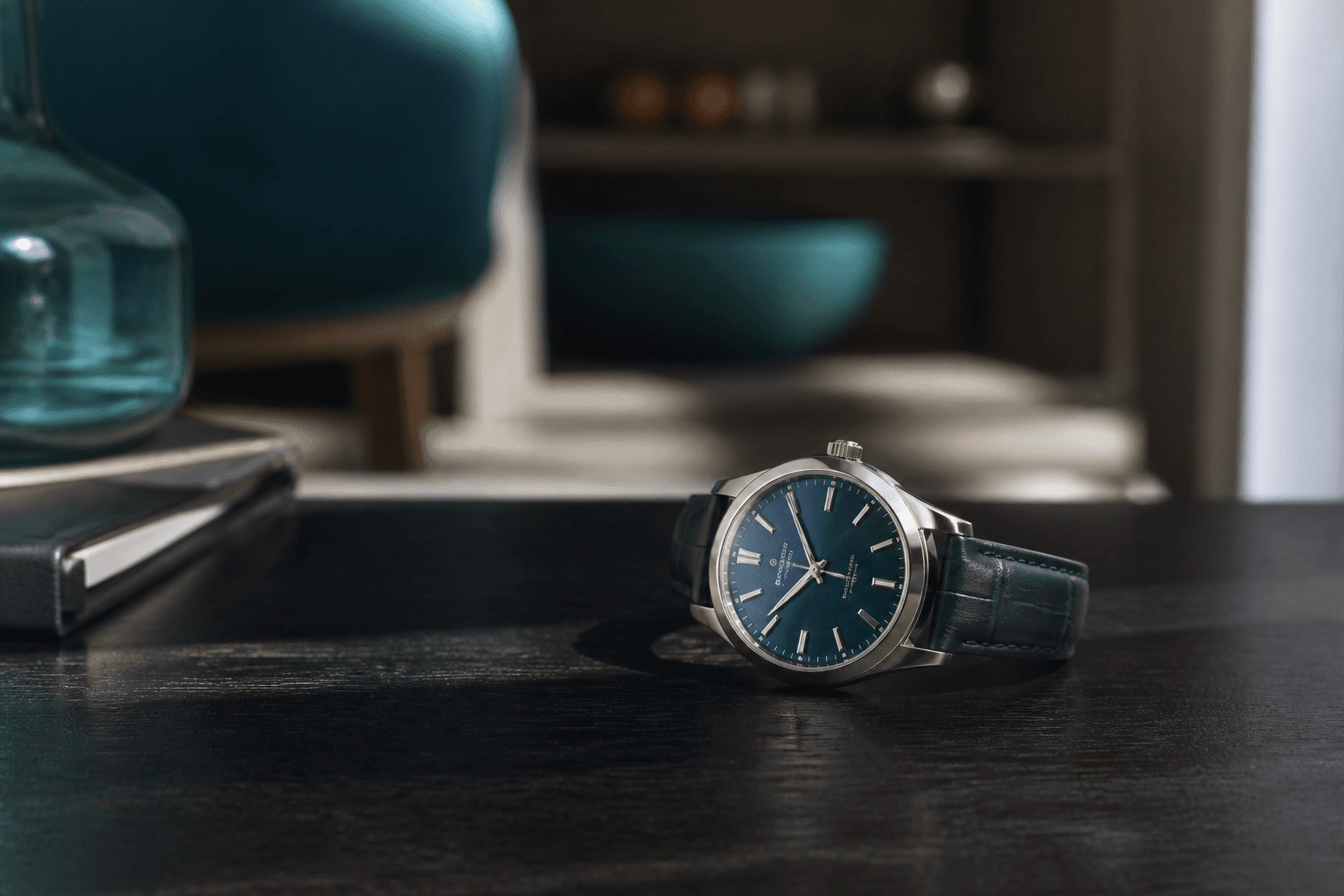 Armbandsur på skrivbord